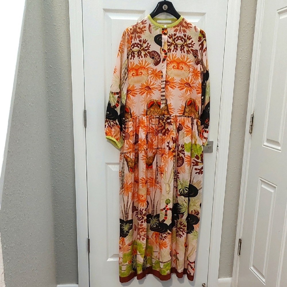 Love Benetti silk NWT